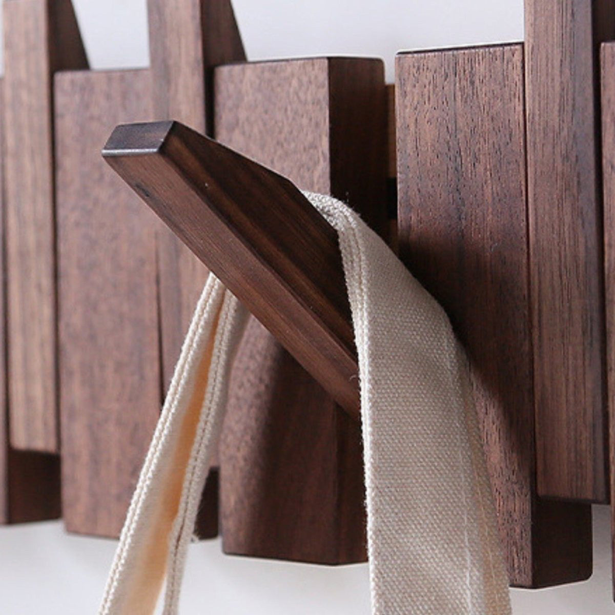 Kagi –  Japanese Wooden Wall Hooks, Japandi Style Minimalist Coat Rack Design